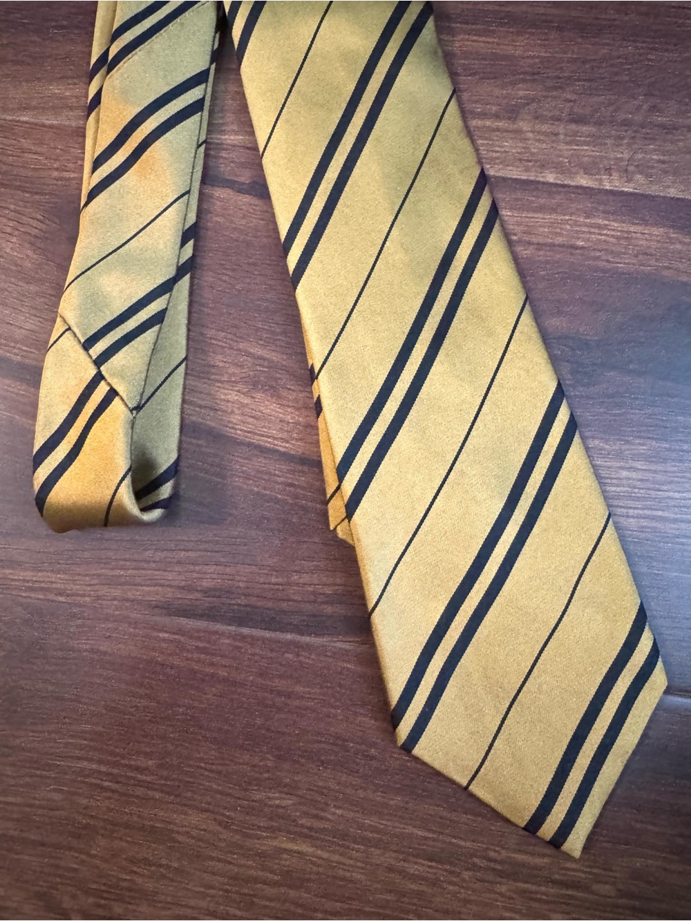 HARRY POTTER Classic Gold Striped Men's Repp Tie - Picture 5 of 7